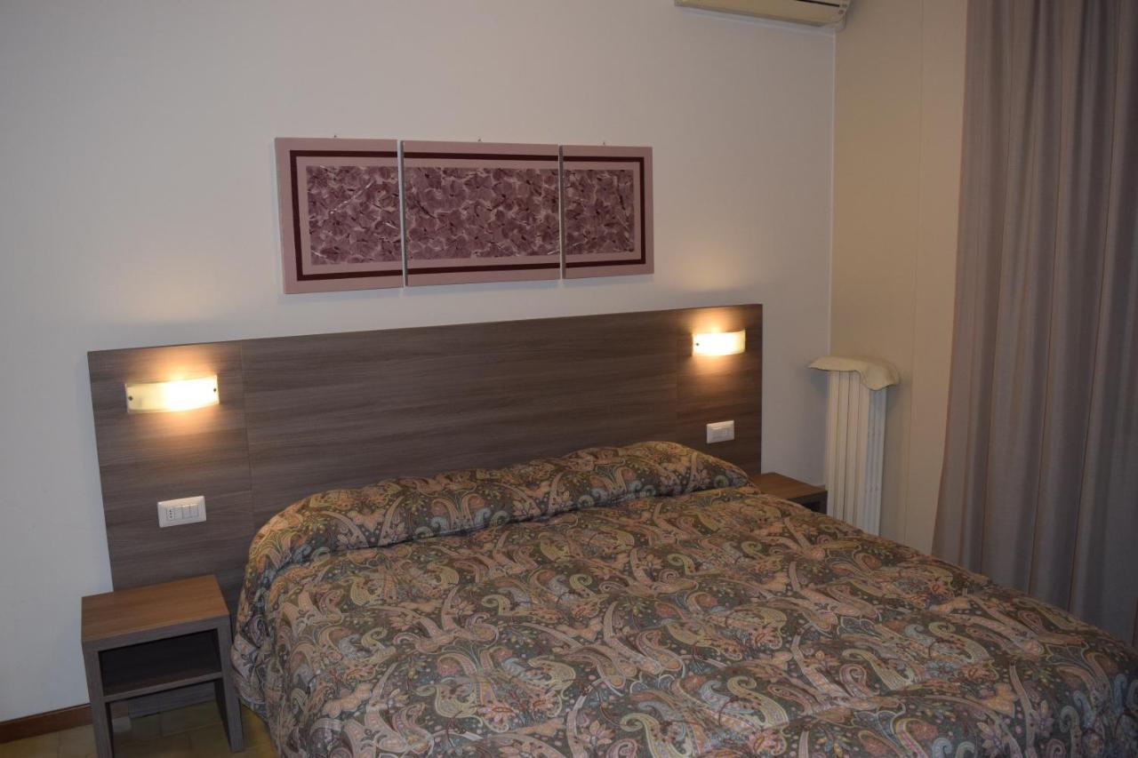 Hotel Pilotto Peschiera del Garda Dış mekan fotoğraf