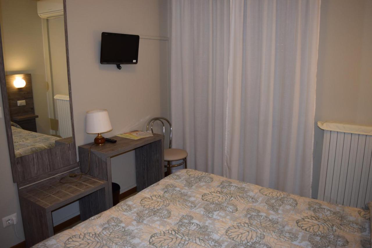 Hotel Pilotto Peschiera del Garda Dış mekan fotoğraf